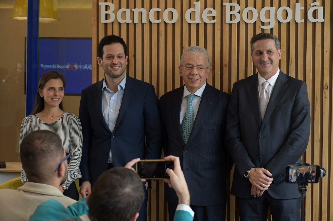 Camila Escobar, Presidente de Juan Valdez – Julio Rojas, CFO Banco de Bogotá – Alejandro Figueroa, Presidente Banco de Bogotá – Jorge Jaller, Gerente de la marca Éxito