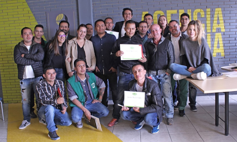 Equipo creativo de Agencia Interna que desarrolló la campaña “Carulla se viste de Campo”