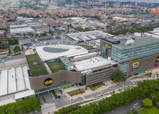 La marca Éxito celebra sus 70 años de nacimiento, 70 años construyendo un país lleno de progreso y esperanza, 70 años llenos de momentos espectaculares que nos hacen decir todos los días #AquíConstruimosPaís.